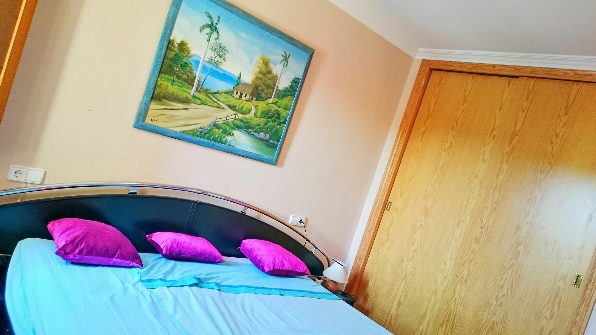 Classic 3-Bedroom Chalet On Sunny Mallorca With A Pool Access, Terrace, Wifi ... 루크마호르