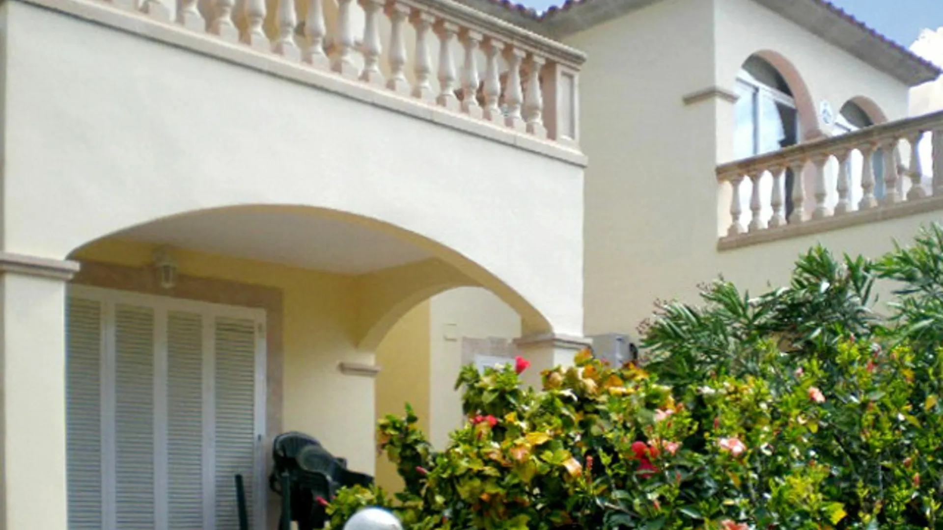 Classic 3-Bedroom Chalet On Sunny Mallorca With A Pool Access, Terrace, Wifi ... 루크마호르 스페인